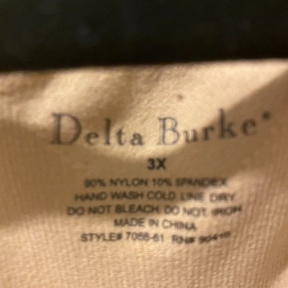 Women's plus body slimmer - Delta Burke - Picture 2 of 3